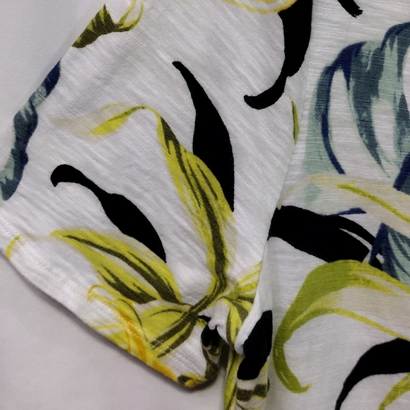 Chico's Button Back Slub Tee Women's L White Multi Textured Tropical Coastal - Picture 4 of 11